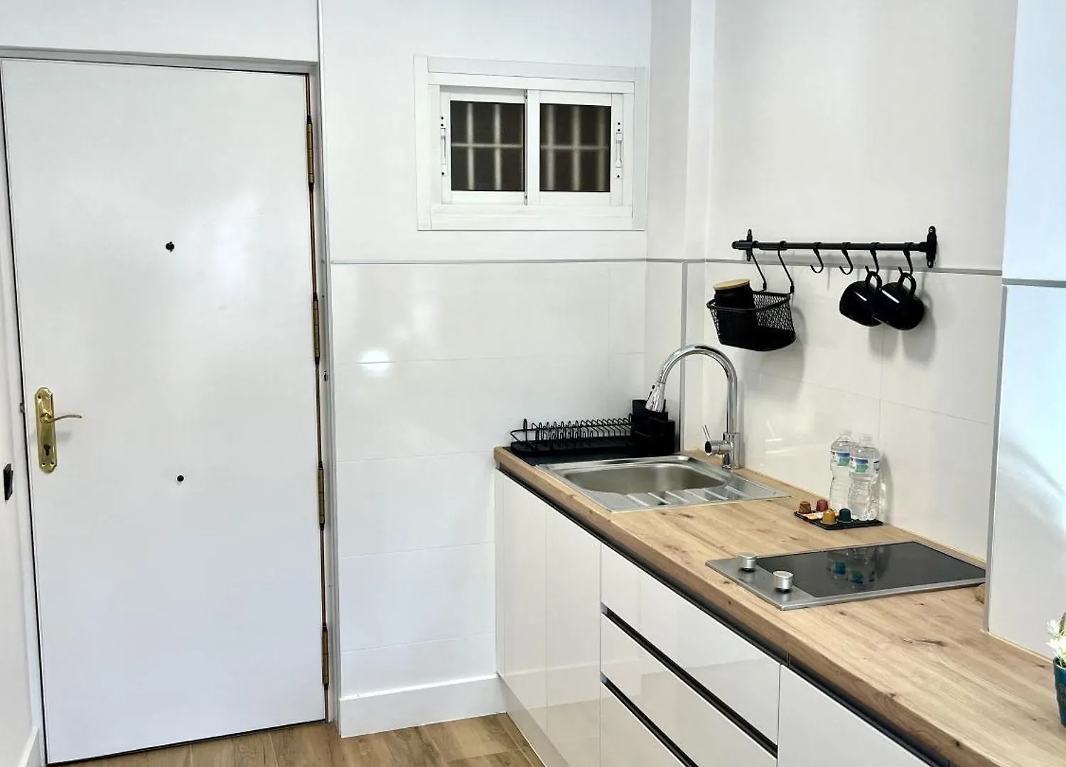 Beautiful Brand New Study 24-Hour Reception Apartment Benalmadena