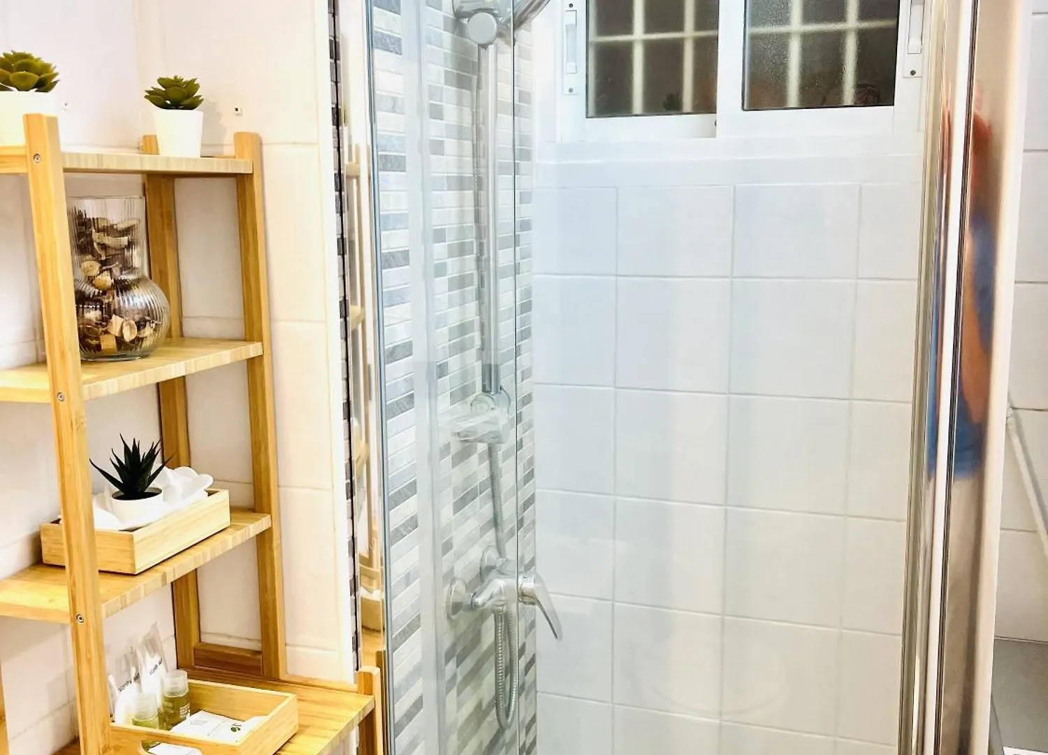 Beautiful Brand New Study 24-Hour Reception Apartment Benalmadena