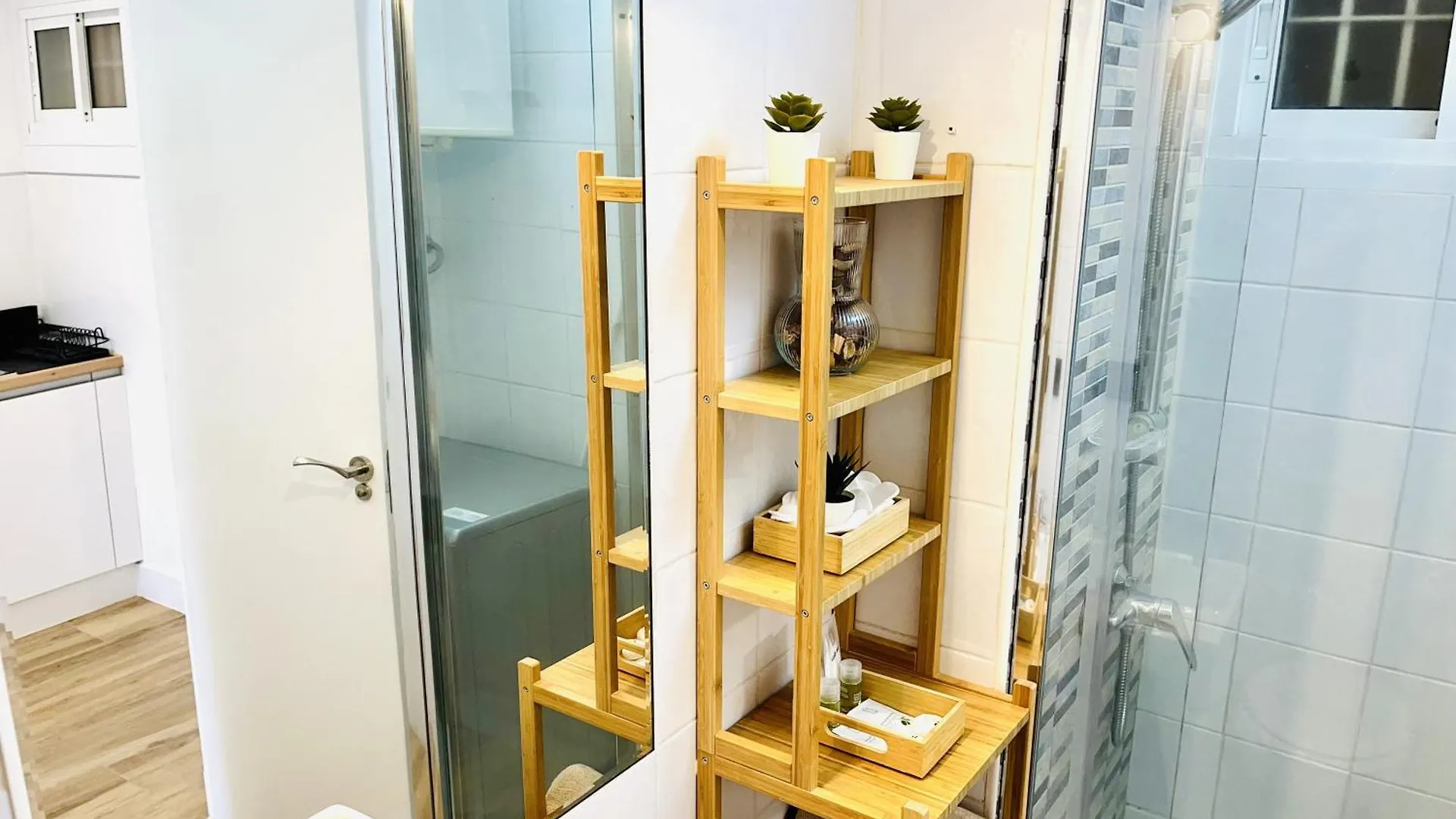 Beautiful Brand New Study 24-Hour Reception Apartment Benalmadena